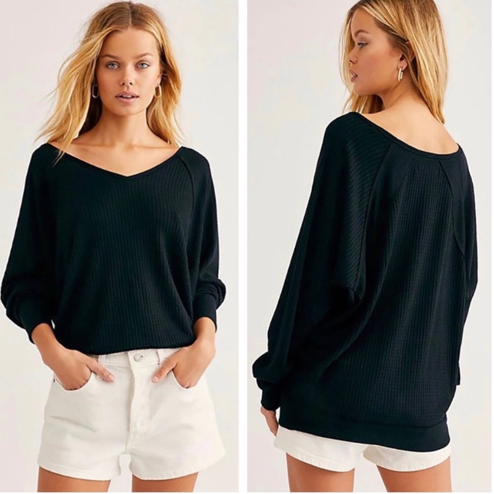NWT FREE PEOPLE SANTA CLARA THERMAL TOP!! Size Small (very oversized) 🖤